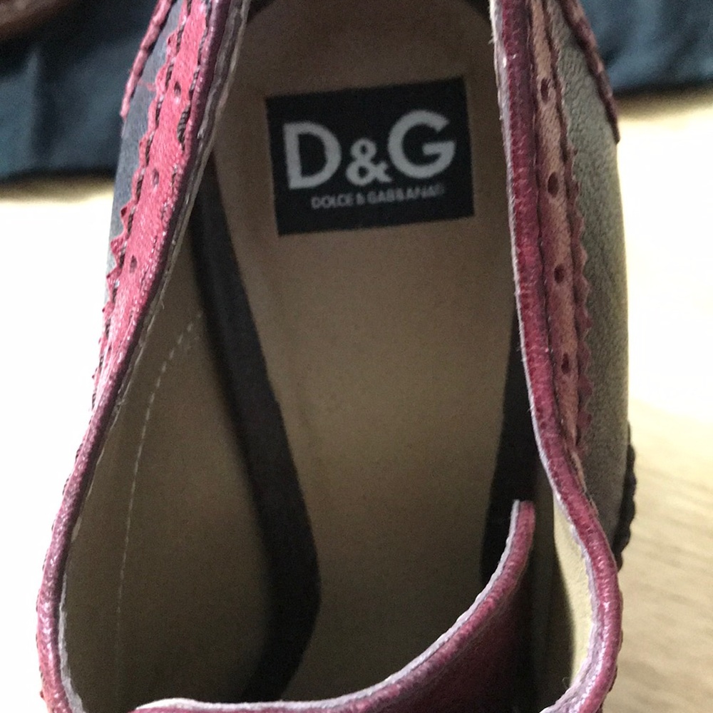 Dolce & Gabbana wing tip pumps! - Picture 5 of 7